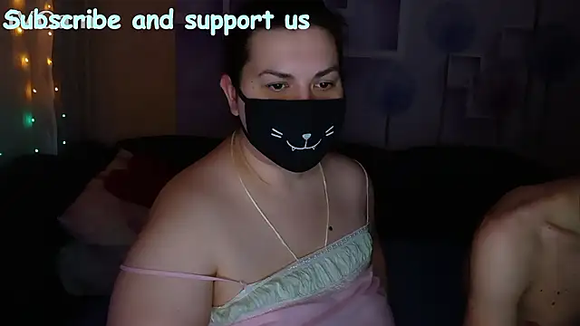 Snapshot of honey_sweet_couple chatting on March 1, 5:37 pm honey sweet couple online show from March 1, 5:37 pm