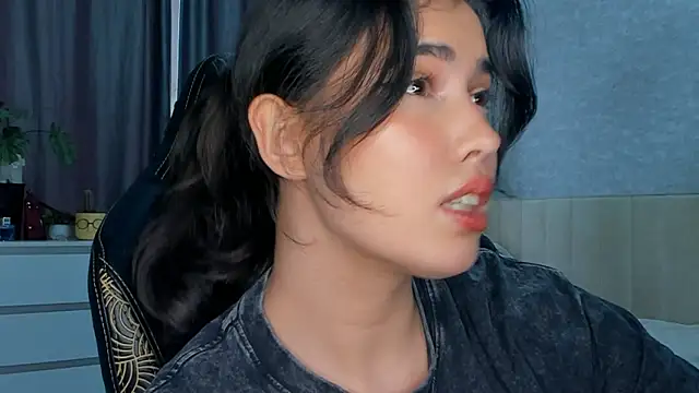 Snapshot of Diara_1an chatting on February 7, 9:35 am Diara 1an online show from February 7, 9:35 am