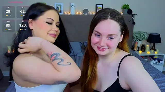 Snapshot of Dina_Mary chatting on December 22, 3:14 am Dina Mary online show from December 22, 3:14 am