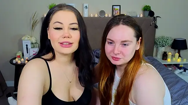 Snapshot of Dina_Mary chatting on December 23, 3:15 am Dina Mary online show from December 23, 3:15 am