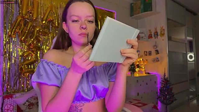 CheekySashaCharm online show from December 23, 5:27 am