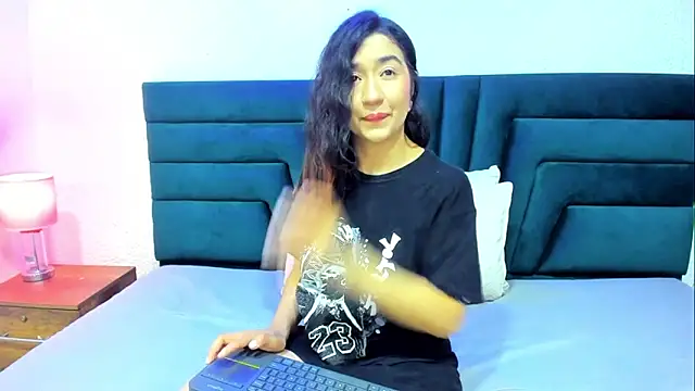 VictoriaRouge  online show from May 17, 8:38 pm