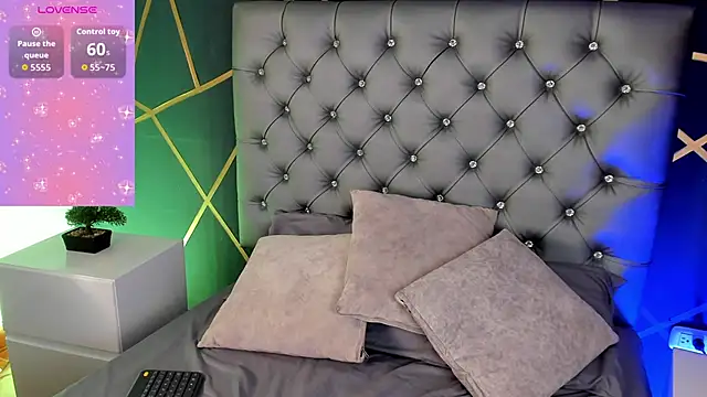 Snapshot of GabrielaSuarez_ chatting on March 19, 7:40 pm GabrielaSuarez online show from March 19, 7:40 pm