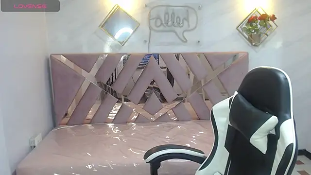 Evy Luxx v online show from December 15, 9:08 pm