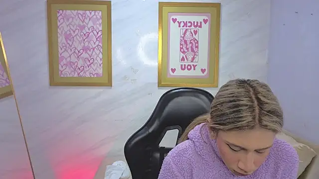 Evy Luxx v online show from March 28, 3:39 am