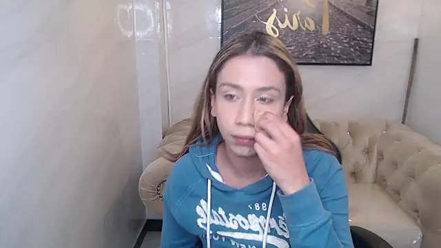 Snapshot of Evy_Luxx_v chatting on May 2, 3:44 am Evy Luxx v online show from May 2, 3:44 am