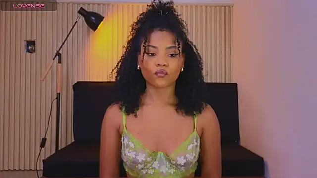 vanestraus online show from April 28, 8:47 pm