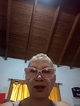 SexyMilf1211 online show from April 1, 3:09 pm