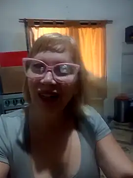 Snapshot of SexyMilf1211 chatting on April 13, 1:49 pm SexyMilf1211 online show from April 13, 1:49 pm