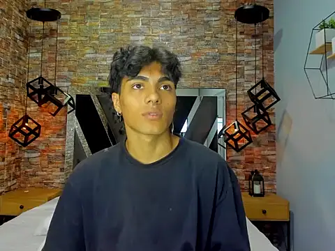 MattFiore online show from December 4, 7:11 pm