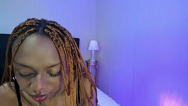 Midnight Bluee online show from February 7, 8:01 pm