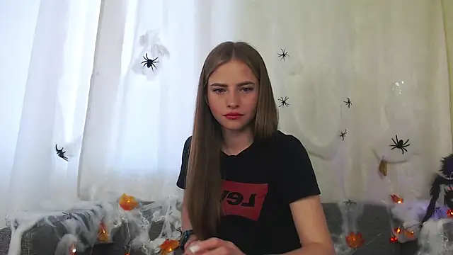 Snapshot of Sansa_Dream chatting on October 16, 8:15 am Sansa Dream online show from October 16, 8:15 am