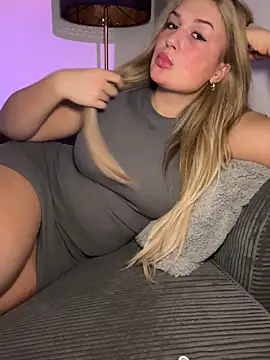 BlondeSarah2006 online show from January 18, 8:23 pm