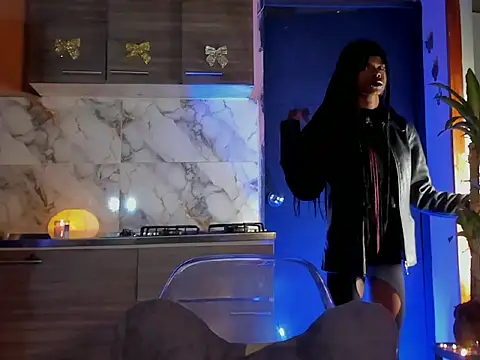 Snapshot of aprille15 chatting on January 7, 7:33 am aprille15 online show from January 7, 7:33 am