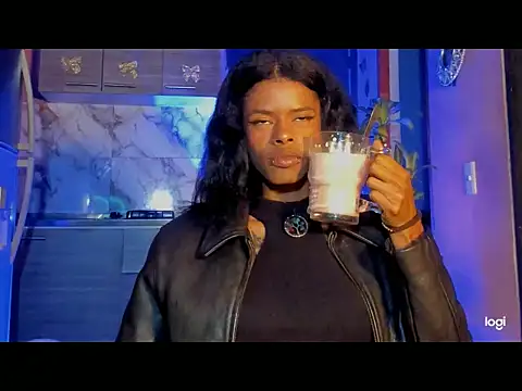 Snapshot of aprille15 chatting on February 4, 3:34 am aprille15 online show from February 4, 3:34 am