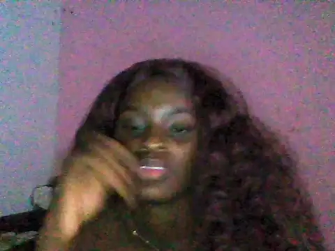 Snapshot of ParisAisha chatting on April 7, 5:19 am ParisAisha online show from April 7, 5:19 am