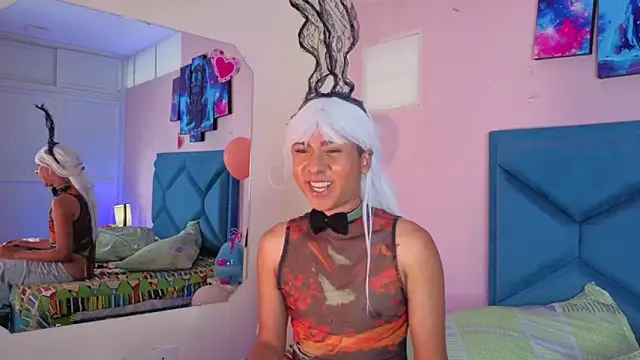 Hopemoretti online show from April 2, 8:17 pm