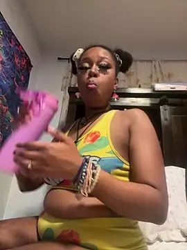 Snapshot of sexcikween chatting on February 13, 9:38 am sexcikween online show from February 13, 9:38 am