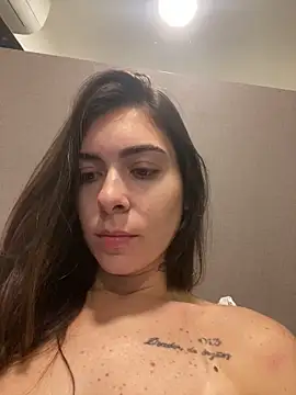 Snapshot of fer-nanda chatting on April 11, 12:15 am fer-nanda online show from April 11, 12:15 am