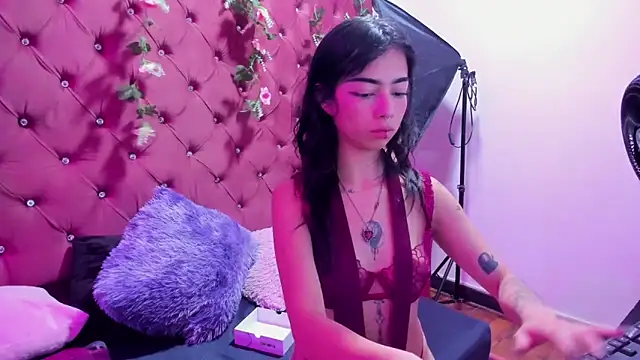  Ivy Luna online show from May 20, 12:50 am