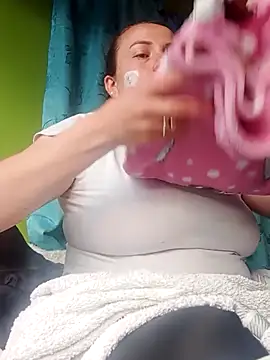 Snapshot of Rouse_hot_ chatting on December 17, 8:26 pm Rouse hot online show from December 17, 8:26 pm