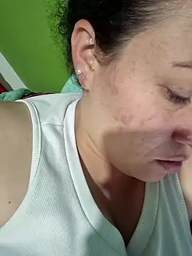 Snapshot of Rouse_hot_ chatting on December 23, 2:20 am Rouse hot online show from December 23, 2:20 am