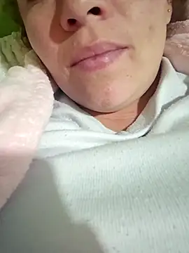 Snapshot of Rouse_hot_ chatting on January 6, 10:52 am Rouse hot online show from January 6, 10:52 am