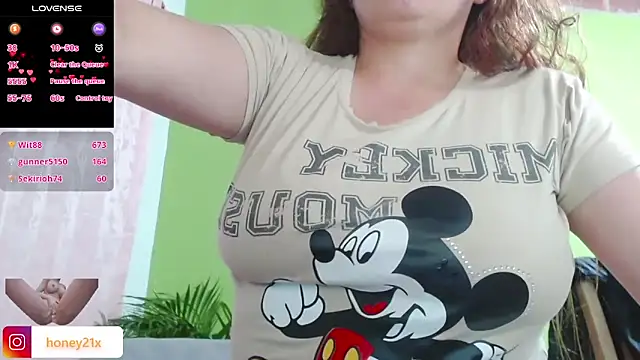 Snapshot of Rouse_hot_ chatting on February 4, 7:03 am Rouse hot online show from February 4, 7:03 am