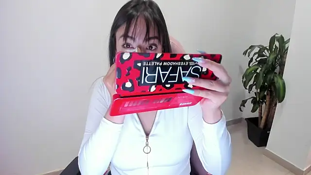 Snapshot of SOFIA_SWEETT22 chatting on March 6, 2:13 pm SOFIA SWEETT22 online show from March 6, 2:13 pm