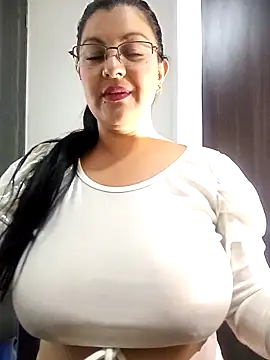 Snapshot of CelesteAlvarez1989 chatting on March 21, 4:39 am CelesteAlvarez1989 online show from March 21, 4:39 am