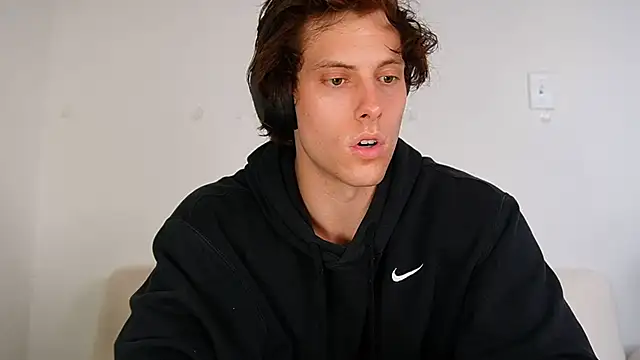 Snapshot of alex_islivee chatting on April 1, 10:29 pm alex islivee online show from April 1, 10:29 pm