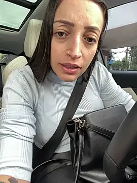 BelleRune online show from March 21, 1:12 pm