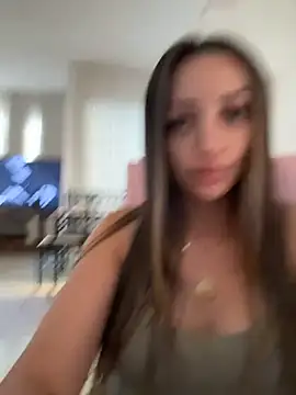 BelleRune online show from October 8, 9:40 am