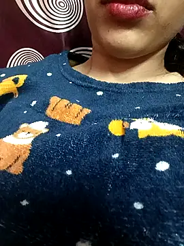 Neethu90 online show from December 19, 7:10 pm