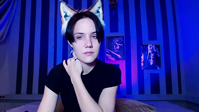 onaloon online show from December 18, 1:44 am