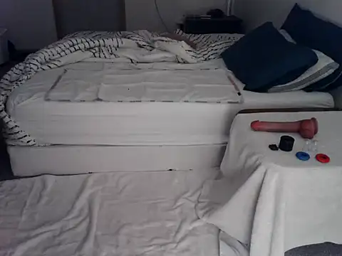 Snapshot of Redheadstud chatting on January 14, 6:52 am Redheadstud online show from January 14, 6:52 am