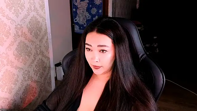 Emma Uilson online show from May 9, 8:14 pm