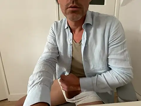 Snapshot of Brandonn1989amateur chatting on July 2, 1:06 pm Brandonn1989amateur online show from July 2, 1:06 pm