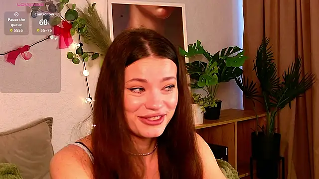 Taylla Nouell online show from February 9, 8:18 am