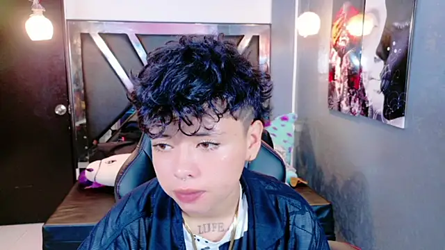 lunabustygirl online show from January 8, 6:16 am