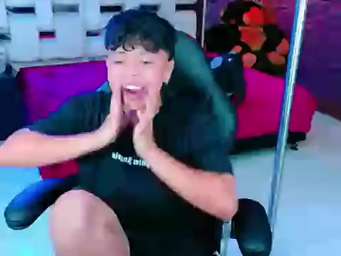 lunabustygirl online show from February 5, 4:17 am