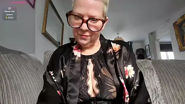 missyb x online show from February 9, 10:08 am