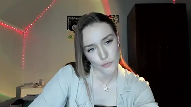 tinyglow online show from December 4, 4:59 pm