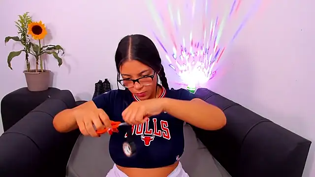 evelisse  online show from December 22, 3:47 am