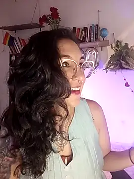 Melinerd online show from May 5, 6:05 pm