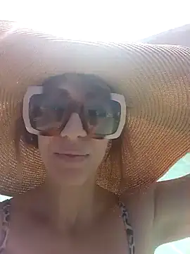 Snapshot of cleopatravodos chatting on July 5, 1:29 pm cleopatravodos online show from July 5, 1:29 pm