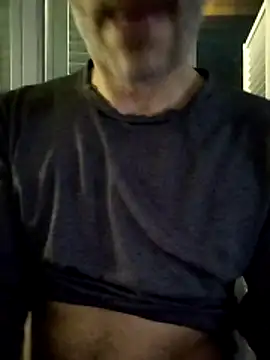 Snapshot of platone09 chatting on December 21, 9:22 pm platone09 online show from December 21, 9:22 pm