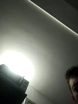 Snapshot of platone09 chatting on March 12, 10:38 pm platone09 online show from March 12, 10:38 pm