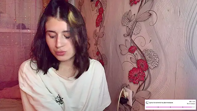 KristinaScott online show from December 20, 4:14 pm