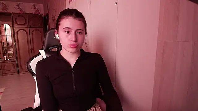 KristinaScott online show from March 11, 3:18 pm